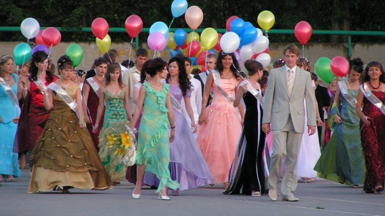 Главная картинка новости: К воронежским выпускникам приставят 2300 полицейских