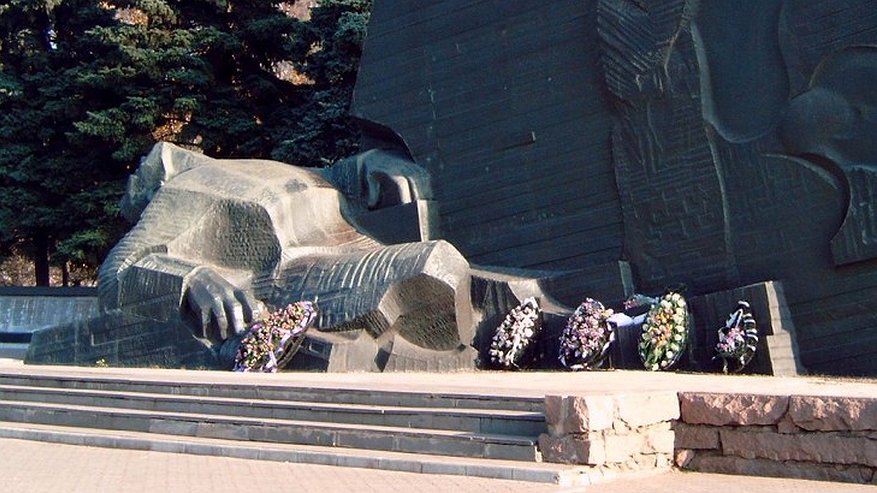 Главная картинка новости: В Воронеже начался ремонт памятника Славы