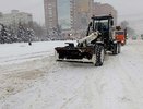 Бороться со снегом в Воронеже привлекли технику от Военно-воздушной академии