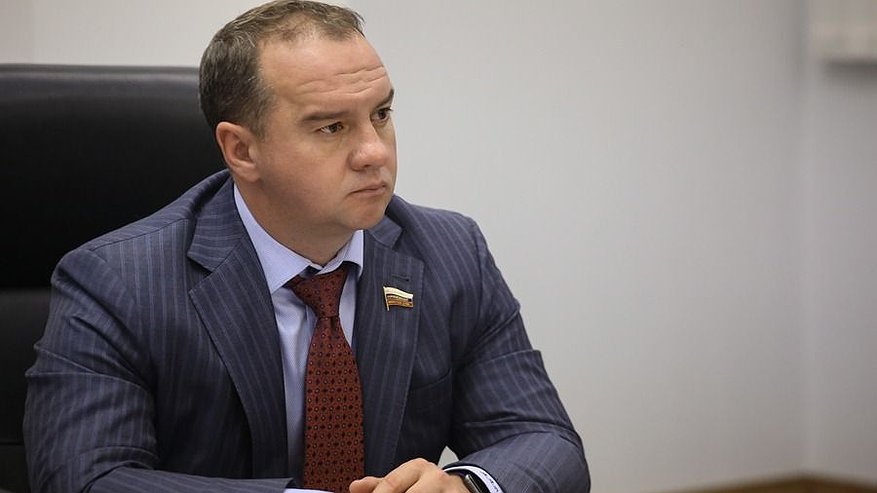 Главная картинка новости: Хватит ли у воронежского депутата Пешикова семечек на мандат Госдумы?
