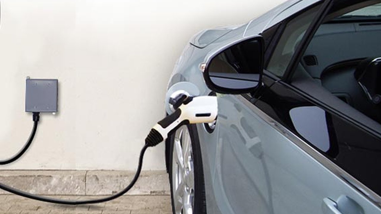 Главная картинка новости: «Воронежэнерго» оборудует пять станций зарядки для электромобилей