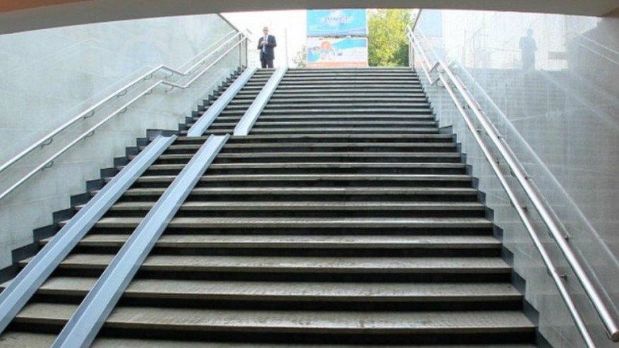 Главная картинка новости: В Воронеже подземный переход у ЮВЖД оборудуют подъемником