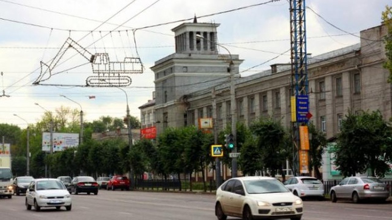 Главная картинка новости: В Воронеже провалились торги по продаже активов разорившегося экскаваторного завода 