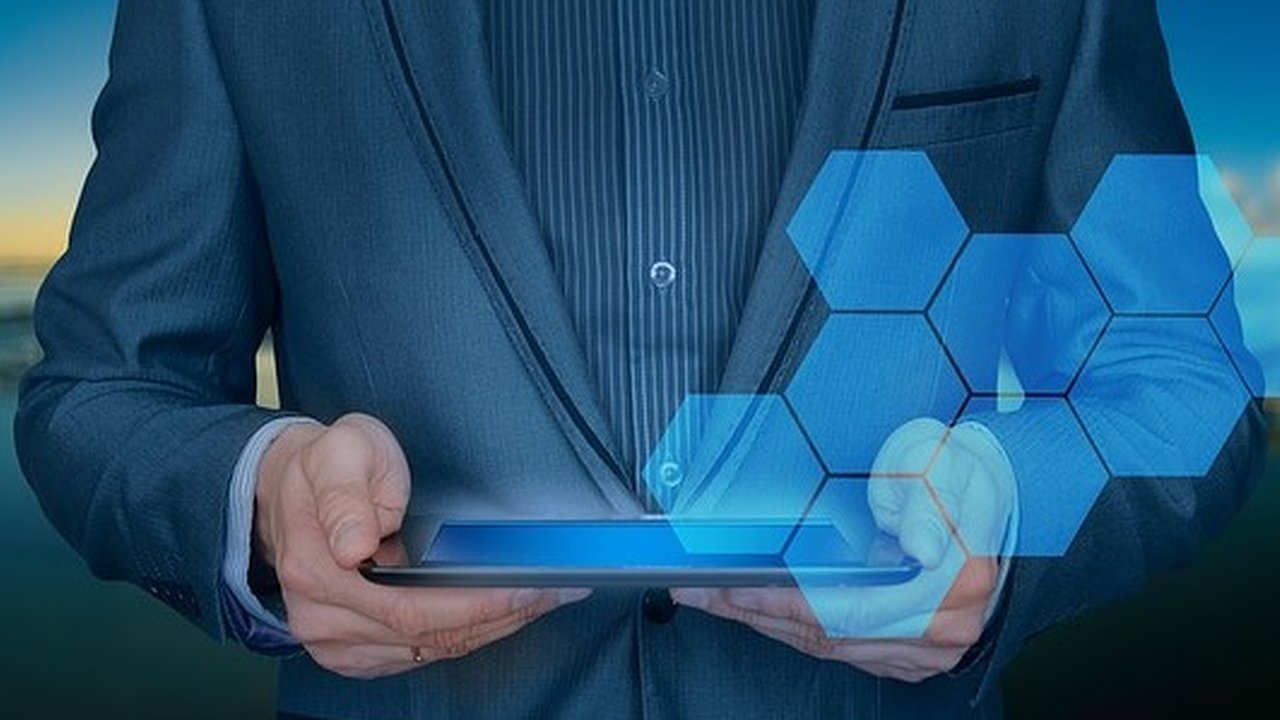 Главная картинка новости: Воронежский губернатор не считает нацпроект «Цифровая экономика» экономикой