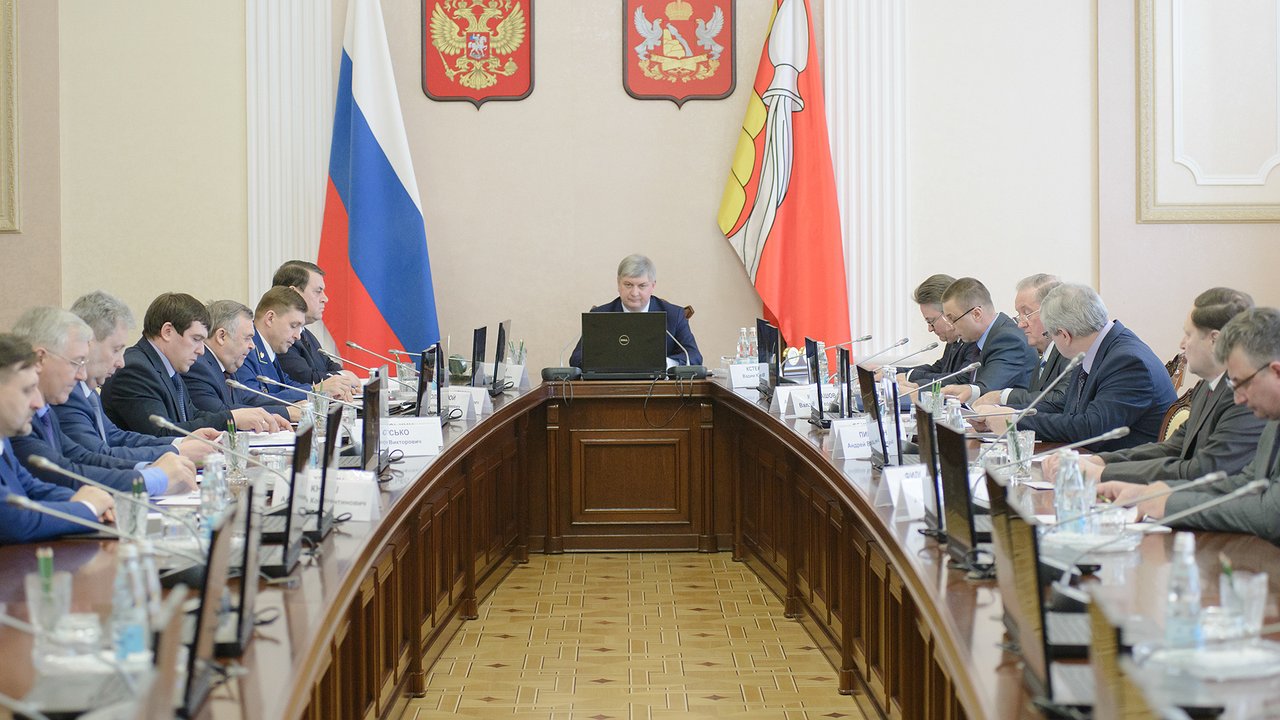 Главная картинка новости: Губернатор стремительно исключил Юрия Агибалова из состава воронежской антикоррупционной комиссии 