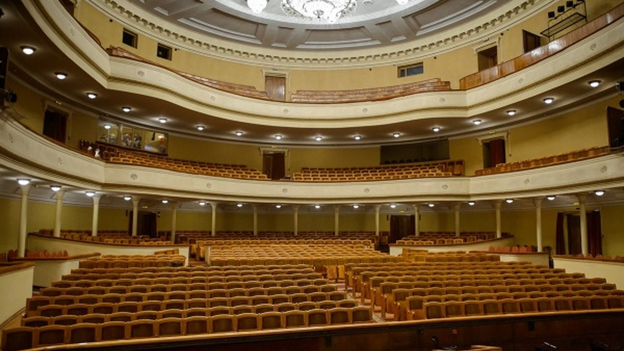 Главная картинка новости: Воронежский театр оперы и балета ждет косметический ремонт в 2019 году