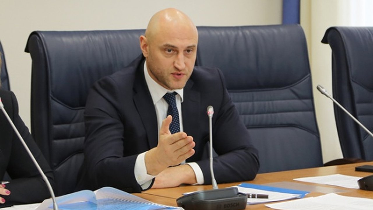 Главная картинка новости: Замглавы воронежского АИР покинул пост на фоне уголовного дела 