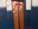 В воронежской многоэтажке лифт поехал вместе с застрявшим самокатом