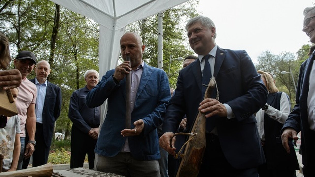 Главная картинка новости: В Воронеже станет ежегодным фестиваль, на котором губернатор сыграл на гудке с Захаром Прилепиным