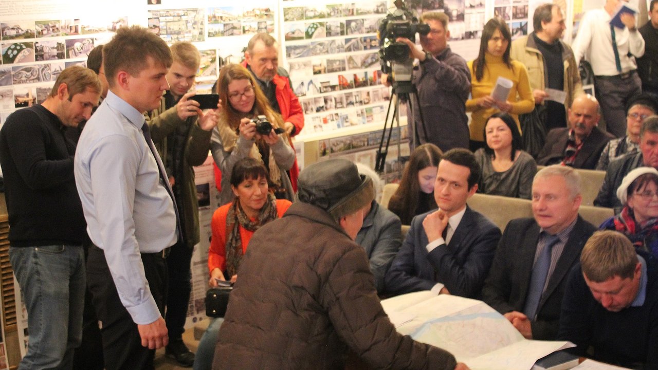 Главная картинка новости: Под гул и крик: жители высказались о новой маршрутной сети Воронежа