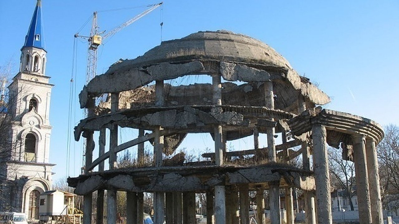 Главная картинка новости: В Воронеже на месяц позже завершена консервация Ротонды 