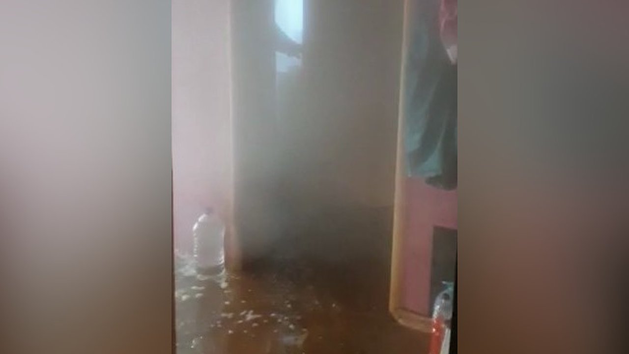 Главная картинка новости: Кипяток затопил двухэтажку в Воронеже дважды