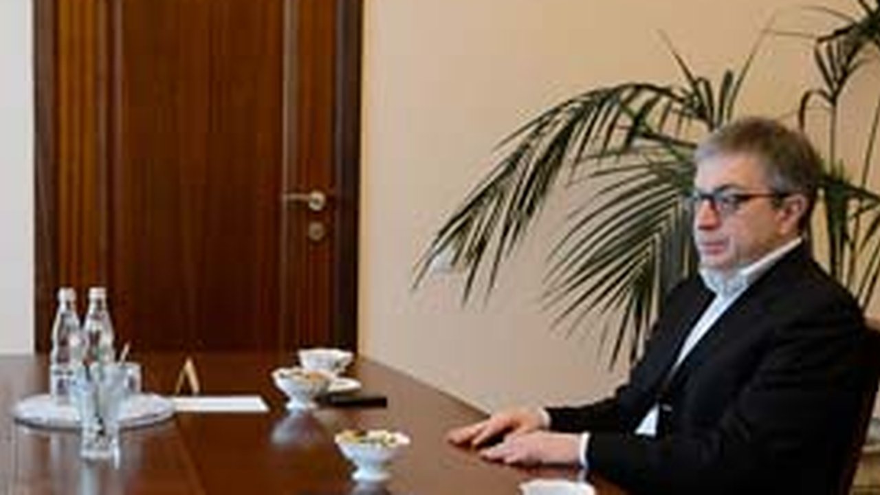 Главная картинка новости: Странные ограничения позволили кафе Носырева получить контракт в Воронеже