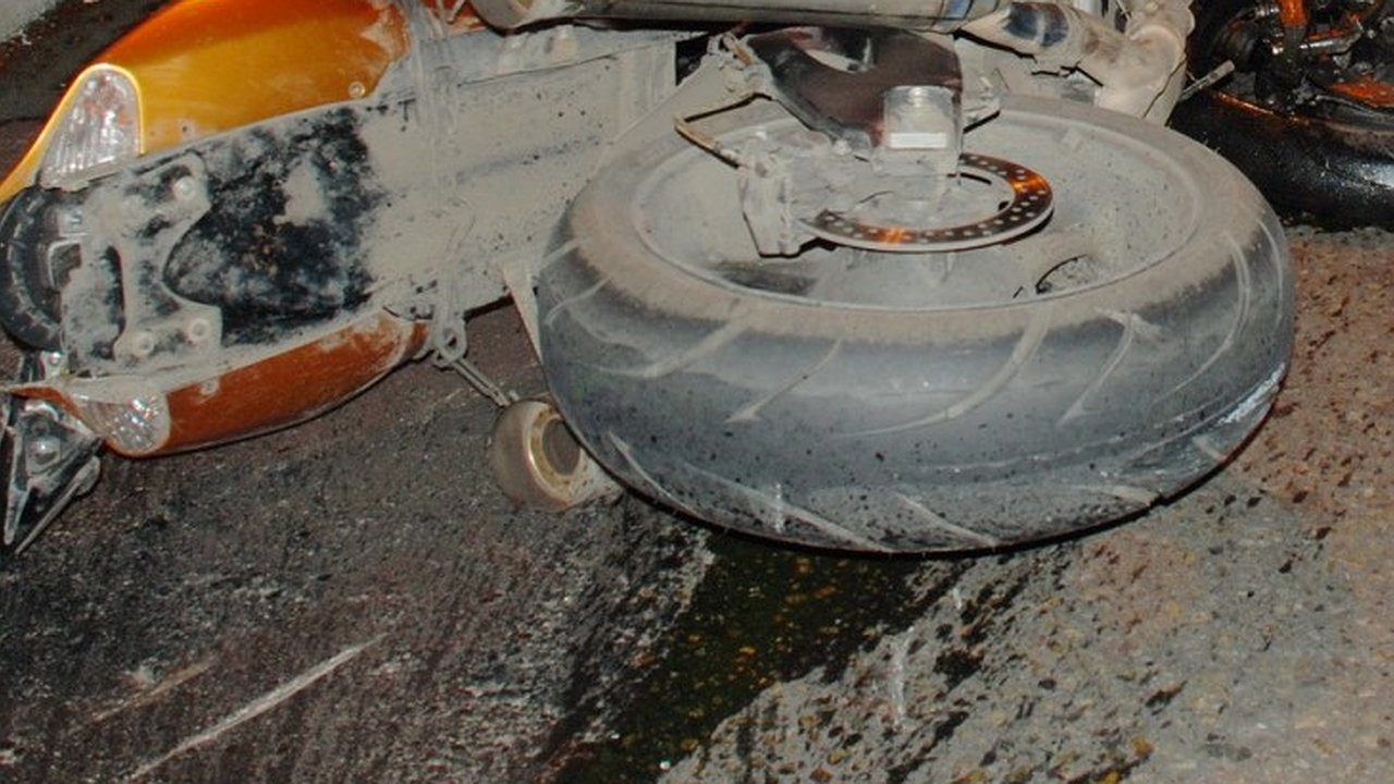 Главная картинка новости: В Воронежской области при столкновении мотоцикла и скутера погибли три человека