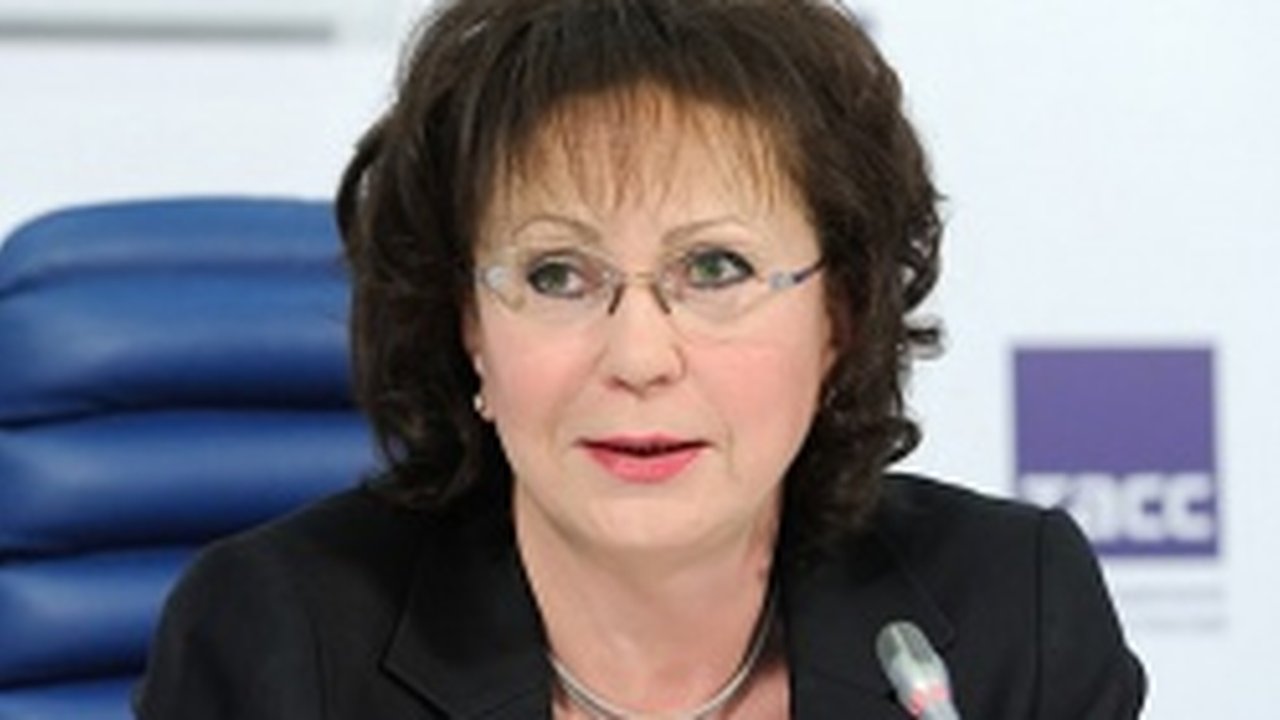 Главная картинка новости: Президент предложил Галине Изотовой перейти из воронежского АИР в Счетную палату   