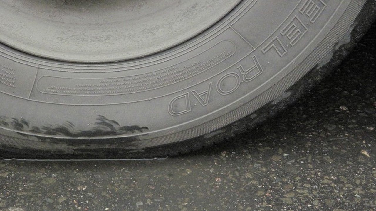 Главная картинка новости: В Воронеже «Газель» переехала мужчину, лежащего на краю дороги