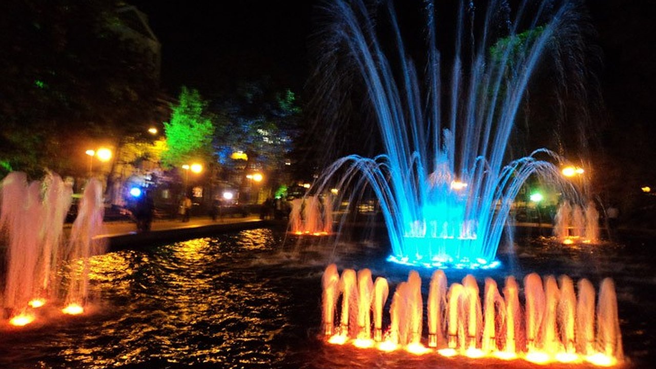 Главная картинка новости: В Кольцовском сквере Воронежа по выходным снова будет звучать живая музыка