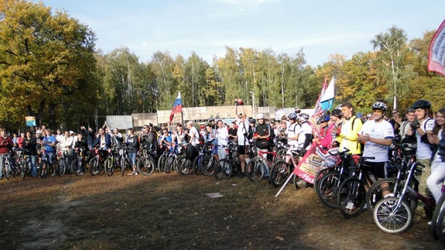 Главная картинка новости: «СуперЛюди» в Воронеже «дали жару» —  с велосипедами в руках они бегали наперегонки