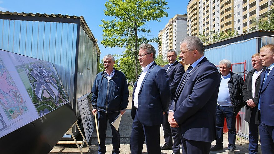 Главная картинка новости: Вадим Кстенин проверил масштабную стройку мегашколы на Московском проспекте