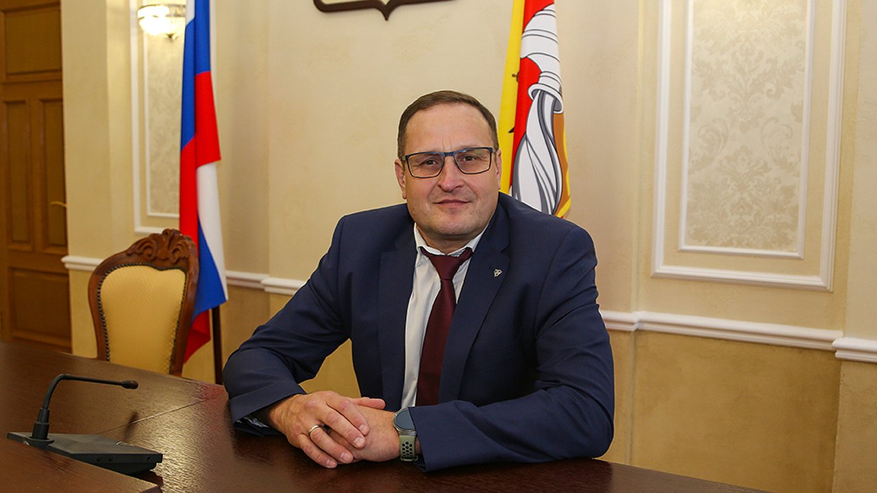 Главная картинка новости: Александр Головацкий уходит с поста и.о. заместителя главы администрации по градостроительству Воронежа