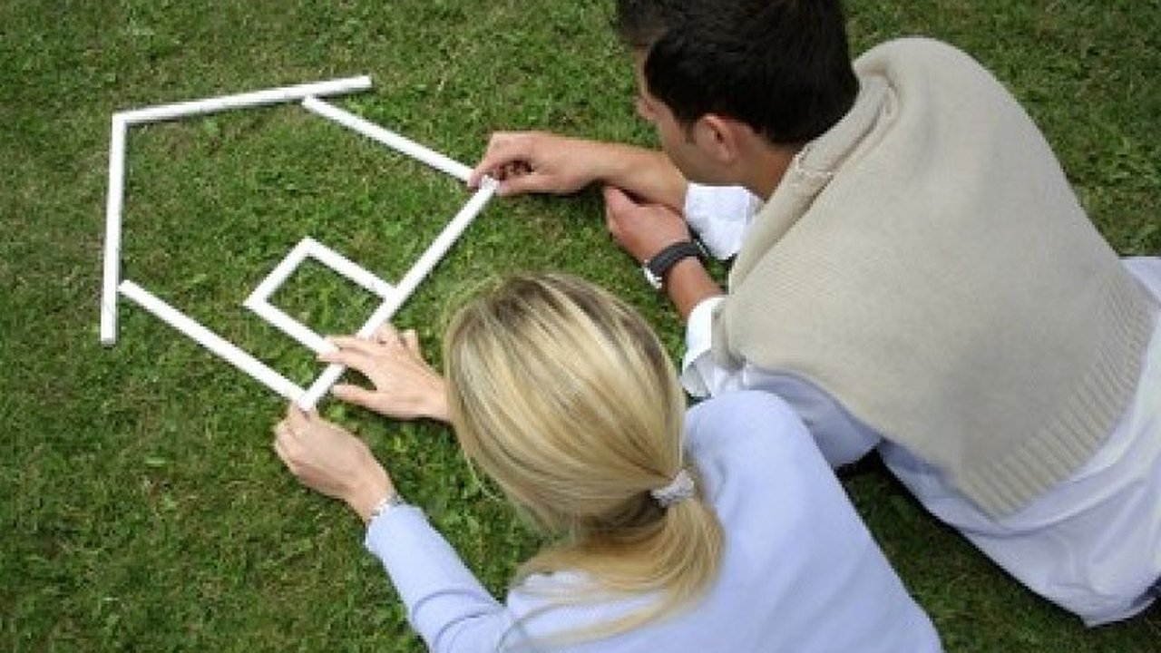 Главная картинка новости: В Воронеже 44 молодые семьи получили жилье в 2011 году по муниципальной программе