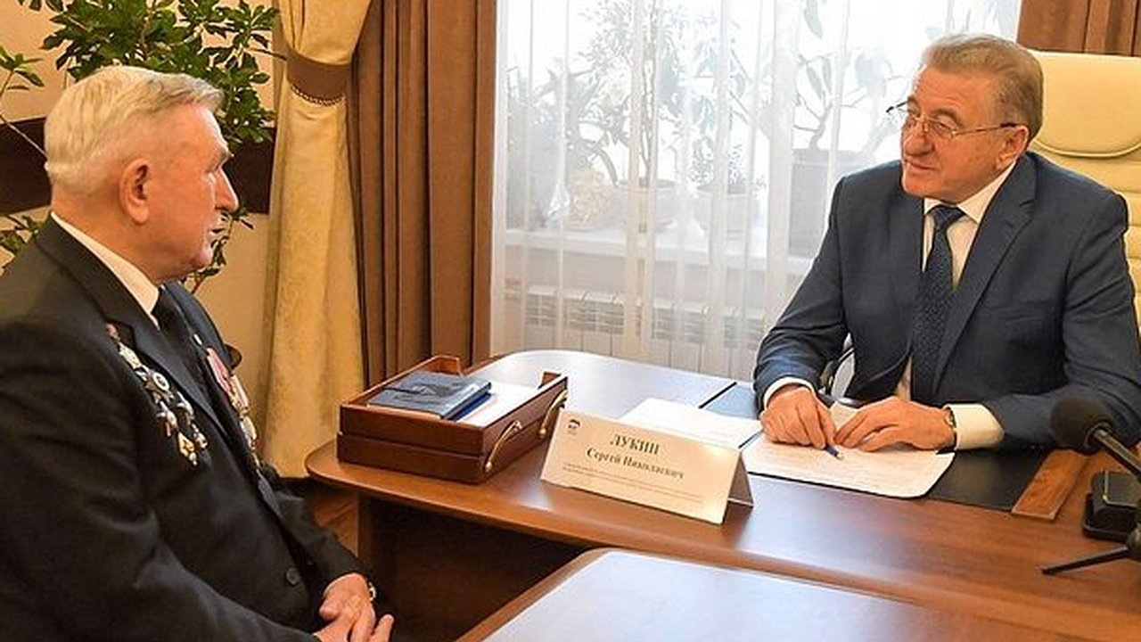 Главная картинка новости: Сенатор от Воронежской области Сергей Лукин вошел в топ-50 медиарейтинга за февраль