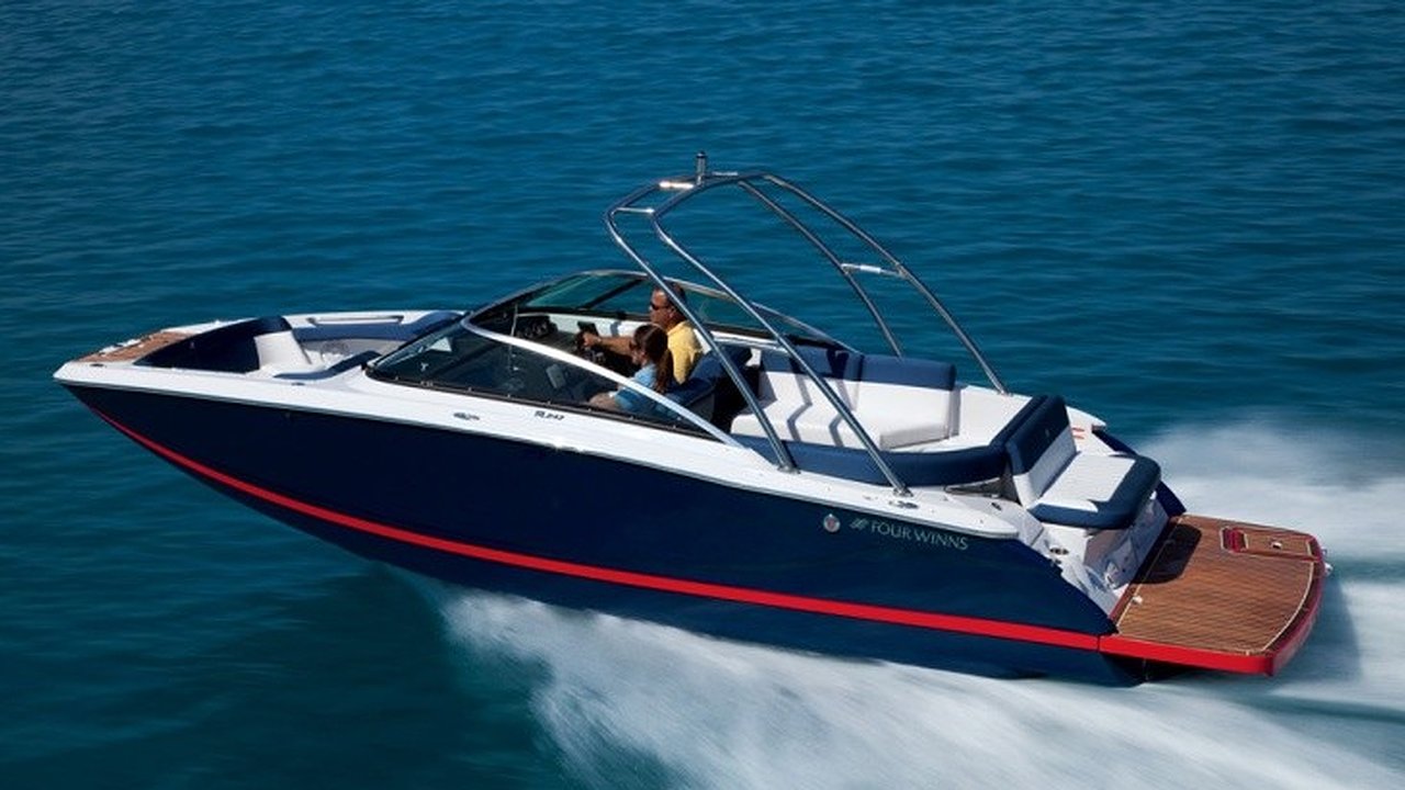 Главная картинка новости: За долги воронежские приставы арестовали катер ценой в тысячи долларов