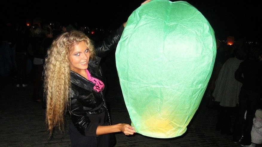 Главная картинка новости: В Воронеже в небо запустят сотни горящих фонариков