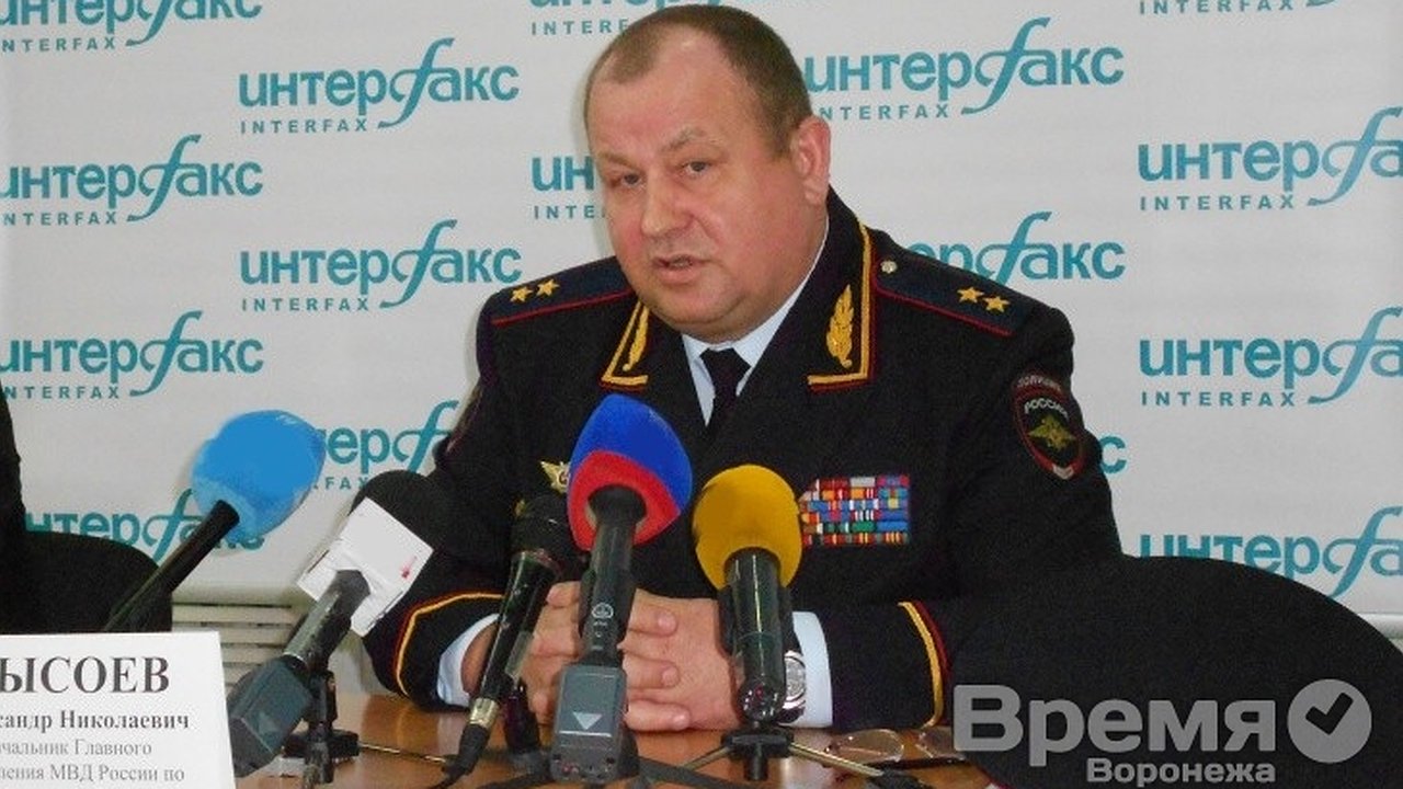 Главная картинка новости: 120 судимых воронежских милиционеров не стали полицейскими