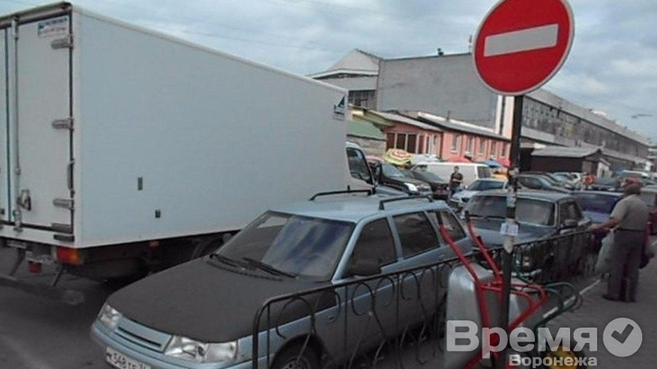 Главная картинка новости: В Воронеже езду по «встречке» теперь фиксируют фоторадары