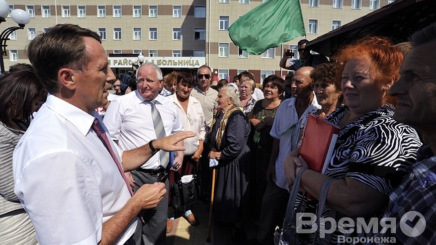 Главная картинка новости: Суд отменил активисту штраф за скандальную встречу с губернатором Гордеевым в Новохопёрске