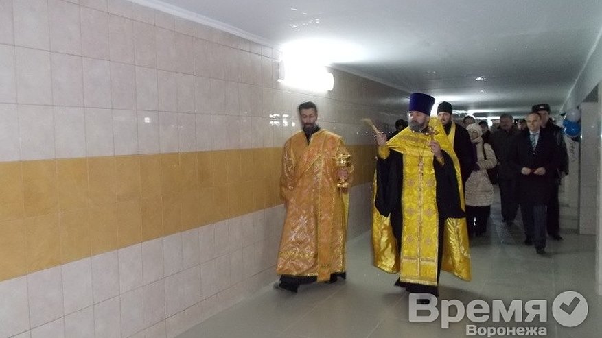 Главная картинка новости: В отремонтированном за 25 млн переходе у «Олимпика» через три дня после торжественного открытия погас свет