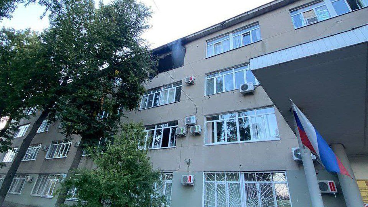 Главная картинка новости: Со второй попытки нашли подрядчика на ремонт пострадавшего от БПЛА административного здания в Воронеже