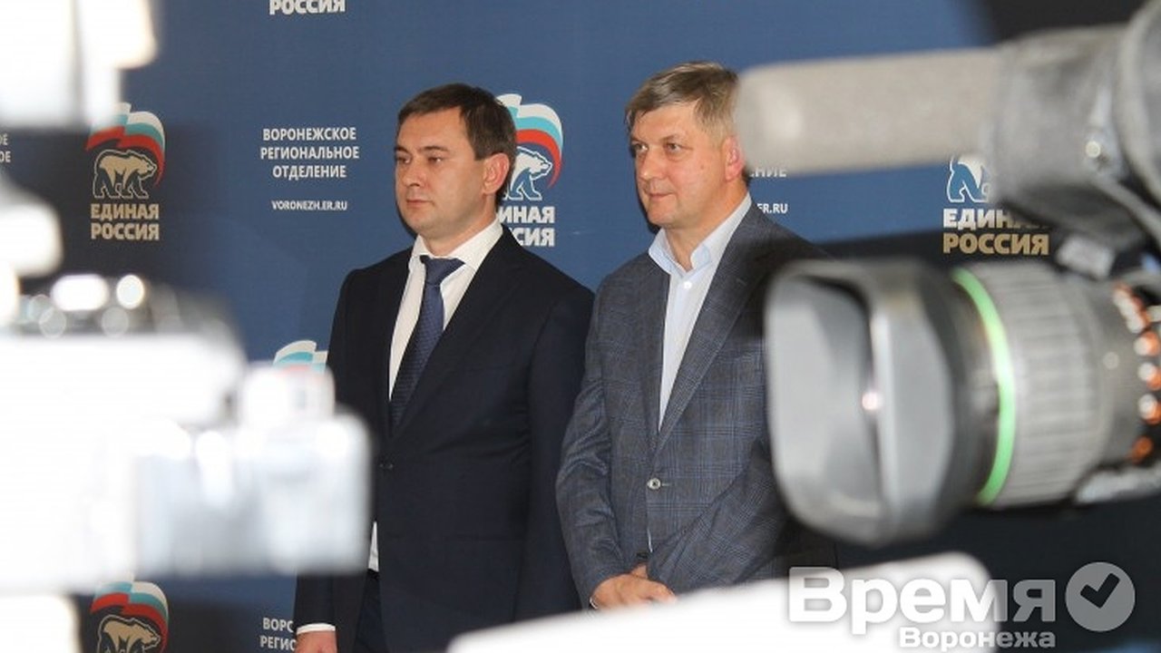 Главная картинка новости: После официального назначения мэром Воронежа Александр Гусев своим первым замом сделает Сергея Крючкова