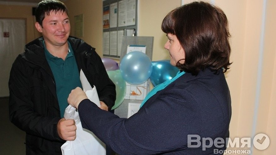 Главная картинка новости: В воронежском филиале «МРСК Центра» обслужили 25-тысячного клиента