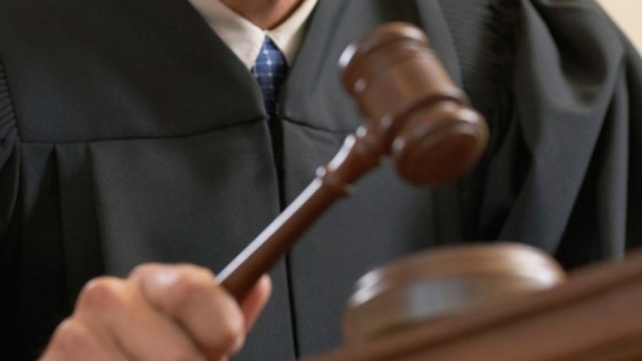 Главная картинка новости: В Воронеже уволенный после скандала с «зеленым блокнотом» прокурор пойдет под суд