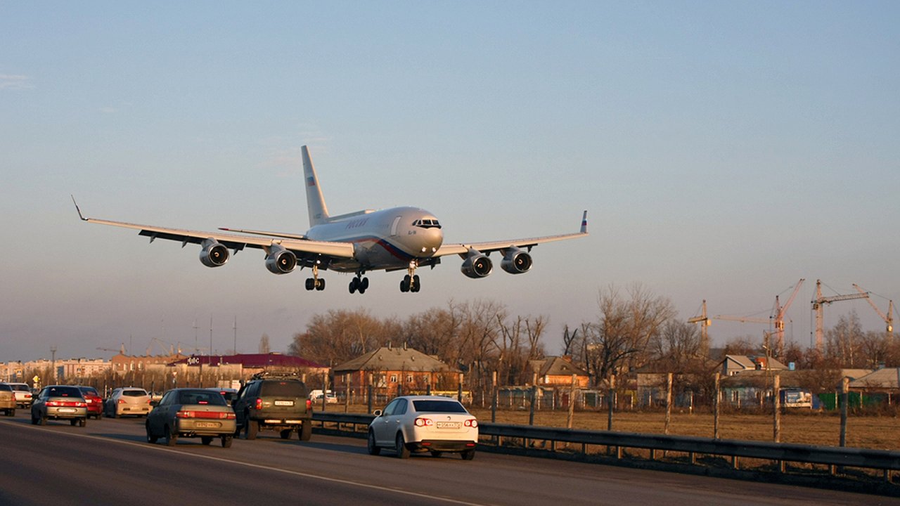 Главная картинка новости: Воронежская мэрия взяла под контроль аэродром ВАСО