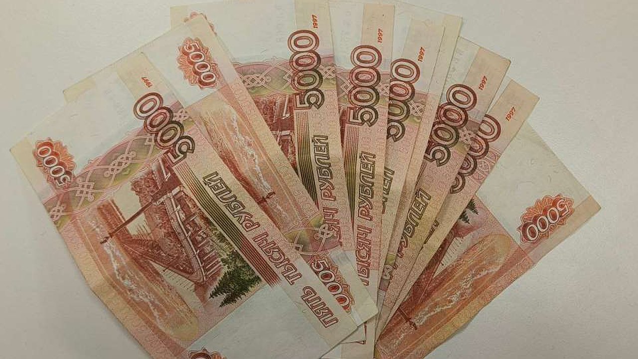 Главная картинка новости: Темпы роста зарплат в малых населенных пунктах Воронежской области оказались самыми высокими в Черноземье