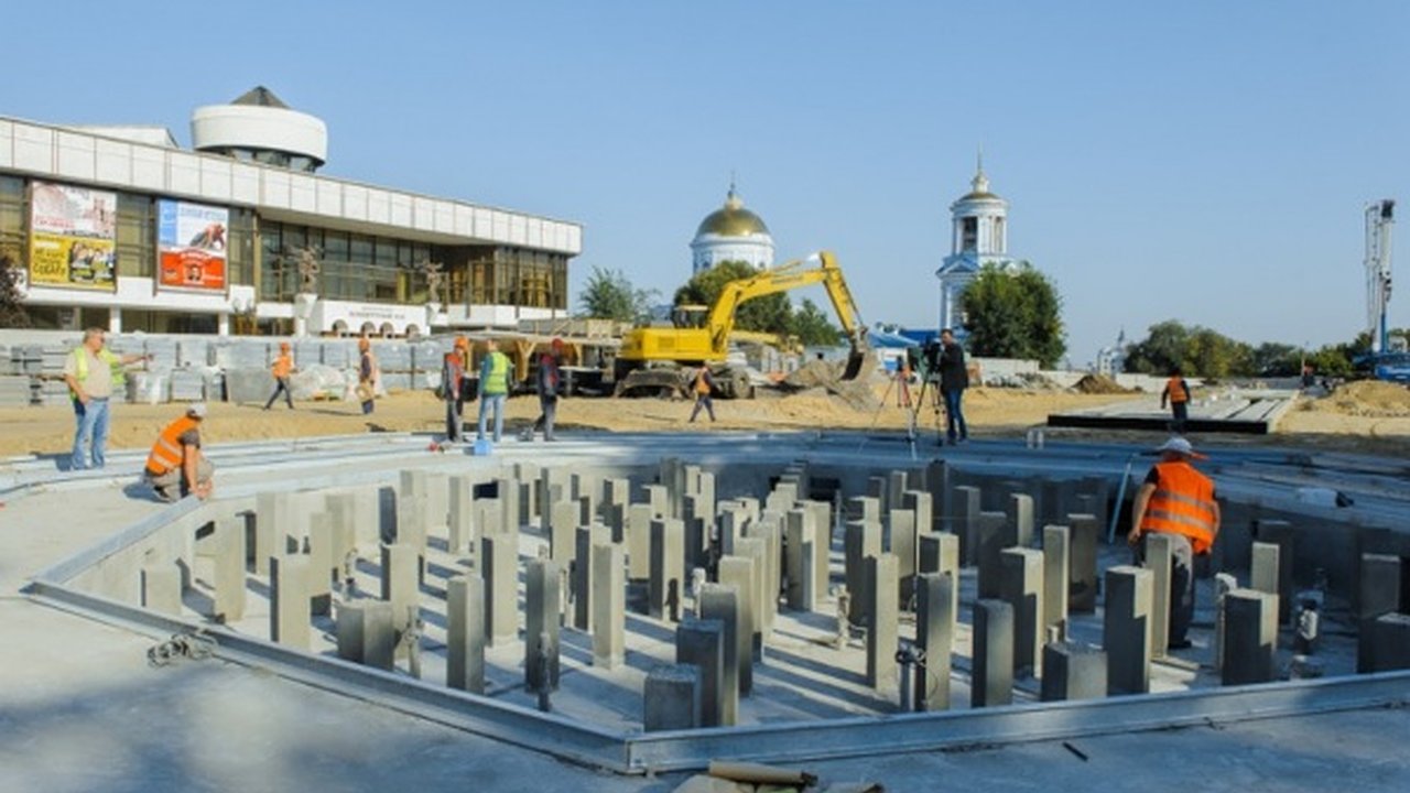 Главная картинка новости: Мэрия Воронежа оставила реконструкцию Советской площади прежнему подрядчику