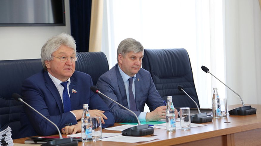 Главная картинка новости: Финансирование воронежского дорожного хозяйства составило менее половины от запланированного