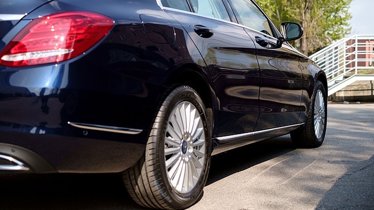 Главная картинка новости: В Воронеже хозяева дорогих иномарок больше всех задолжали по штрафам