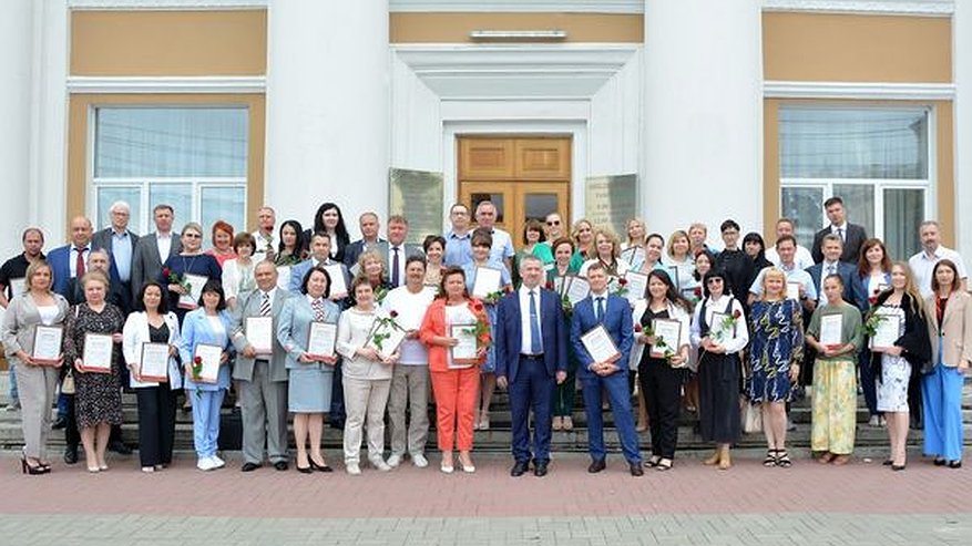 Главная картинка новости: Семь борисоглебских предприятий смогут участвовать во Всероссийском конкурсе «100 лучших товаров России»