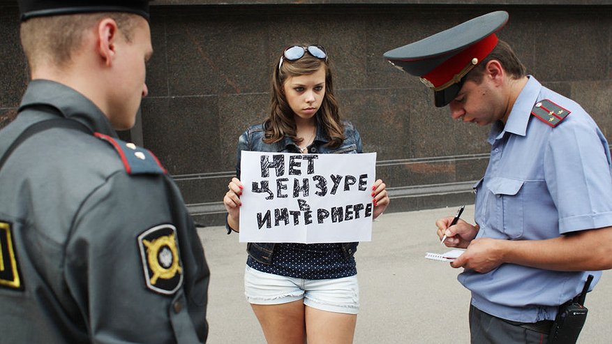 Главная картинка новости: На заседании Совфеда воронежским сенаторам придется принимать один закон за 40 секунд