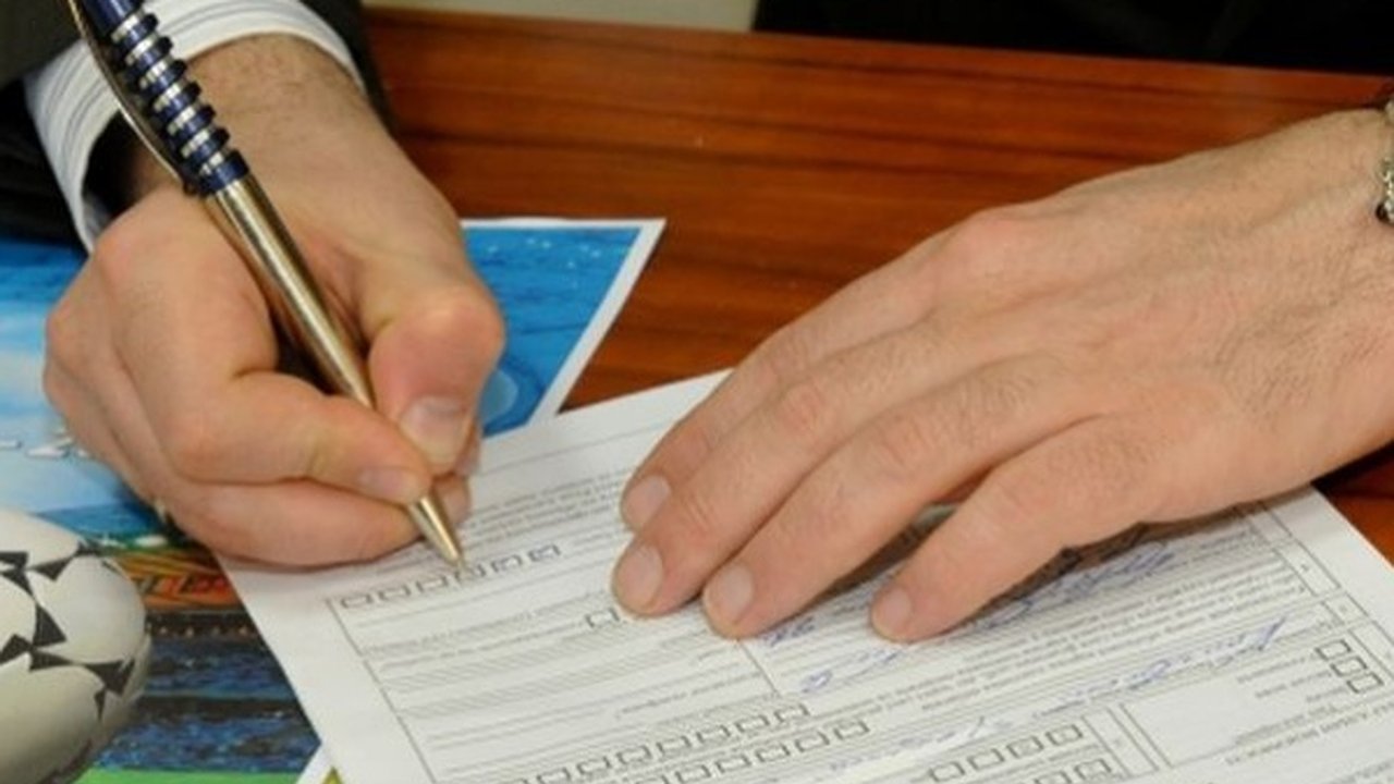 Главная картинка новости: Самый богатый воронежский депутат заработал на 10 млн больше коллег 