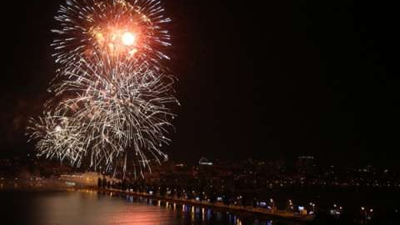 Главная картинка новости: В Воронеже не будет салюта на День Победы