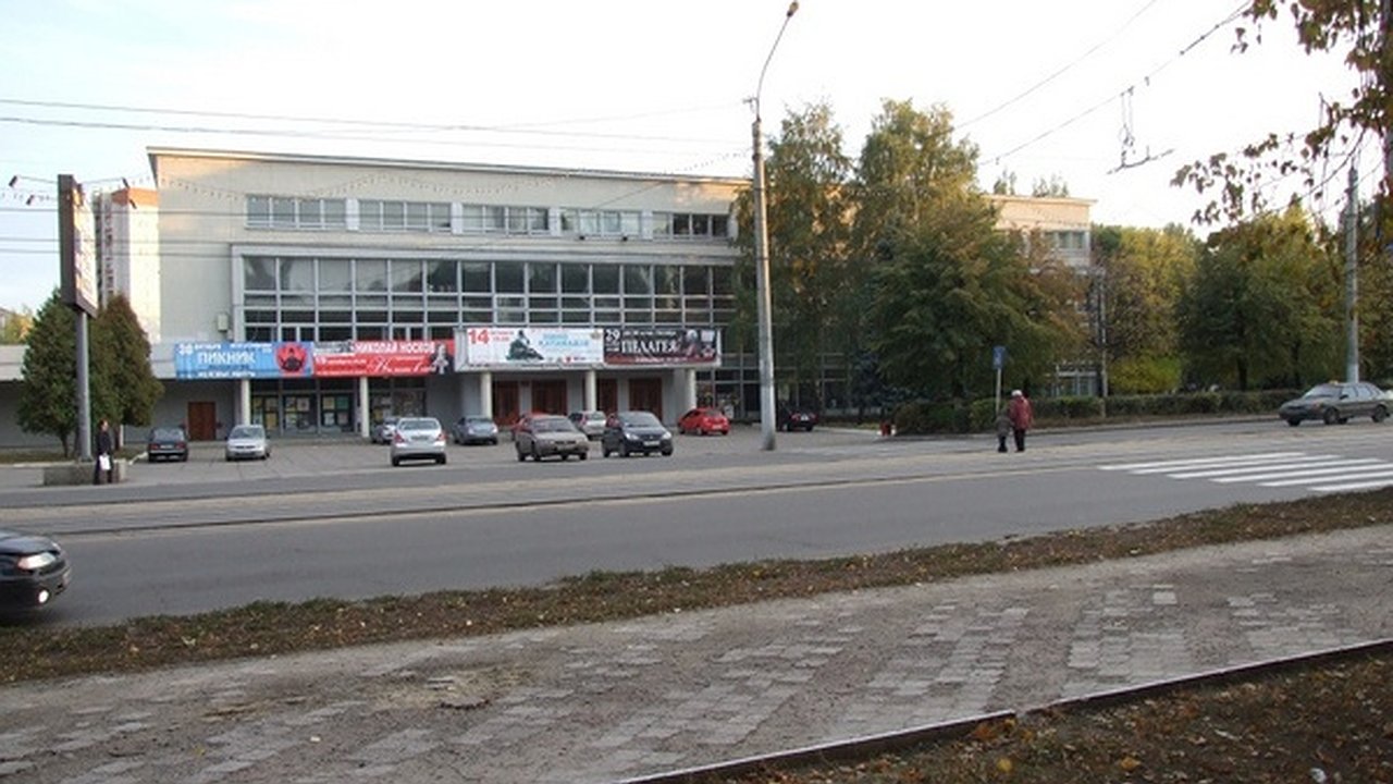 Главная картинка новости: Встреча полицейских с «Аксиомой» и приезд Никиты Гарашкина: что происходит у воронежского «Полтинника»