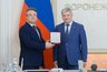 Миниатюра новости: Доход воронежского губернатора падает второй год подряд