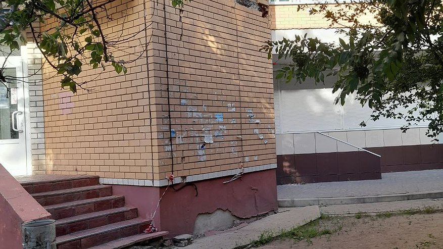 Главная картинка новости: Воронежцы поделились новыми кадрами разваливающихся домов на улице Шишкова