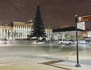 На площади Ленина в Воронеже завершили установку новогодней ели