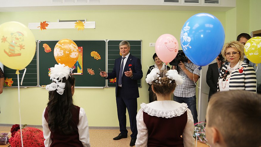 Главная картинка новости: Воронежские власти вложат миллиард рублей в строительство двух школ